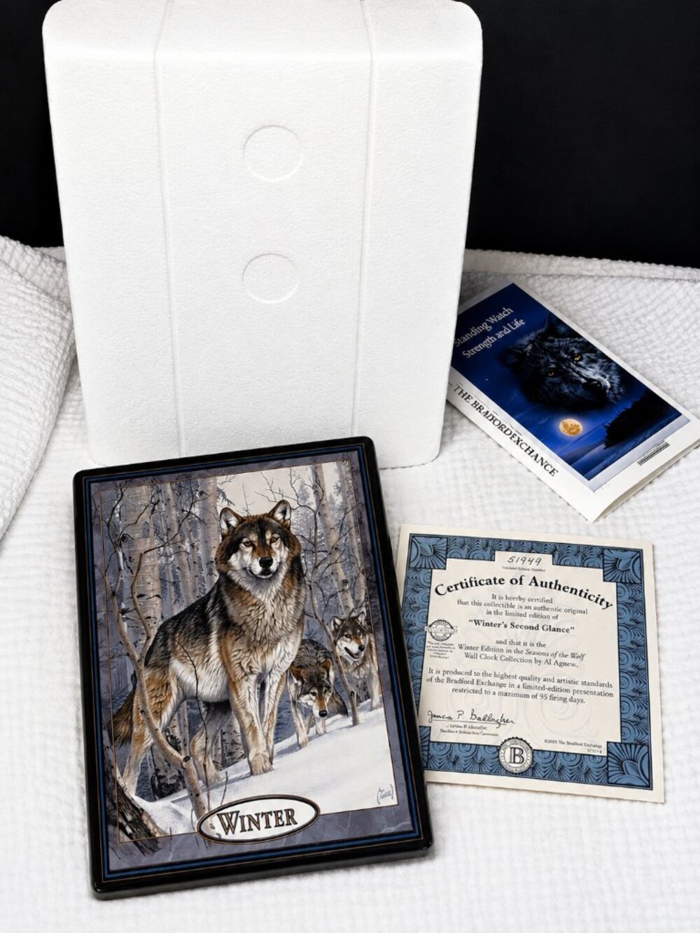 2003 Bradford Exchange Wolf Wall Plaque Winter Second Glance Al Agnew COA Box